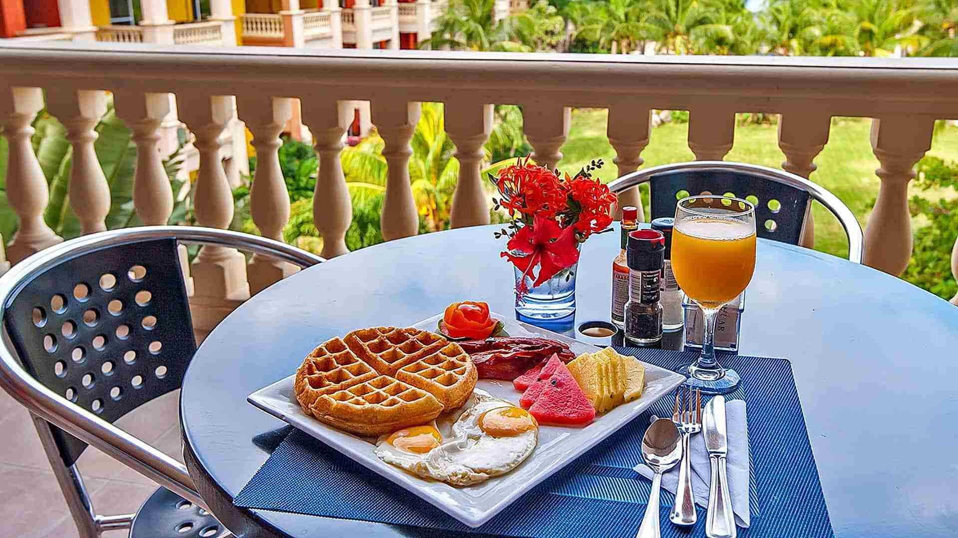 Infinity Bay Resort, Roatan HN - Breakfast